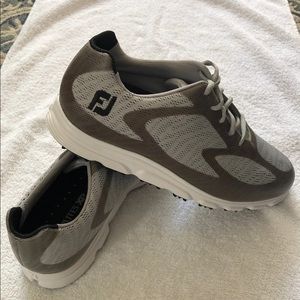 Footjoy Men’s 10.5W Superlites XP golf shoe